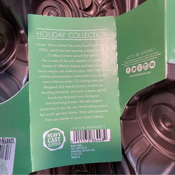 Nordic Ware Buche De Noel Yule Log Christmas baking Pan bakeware 9 cups NEW - Picture 8 of 10
